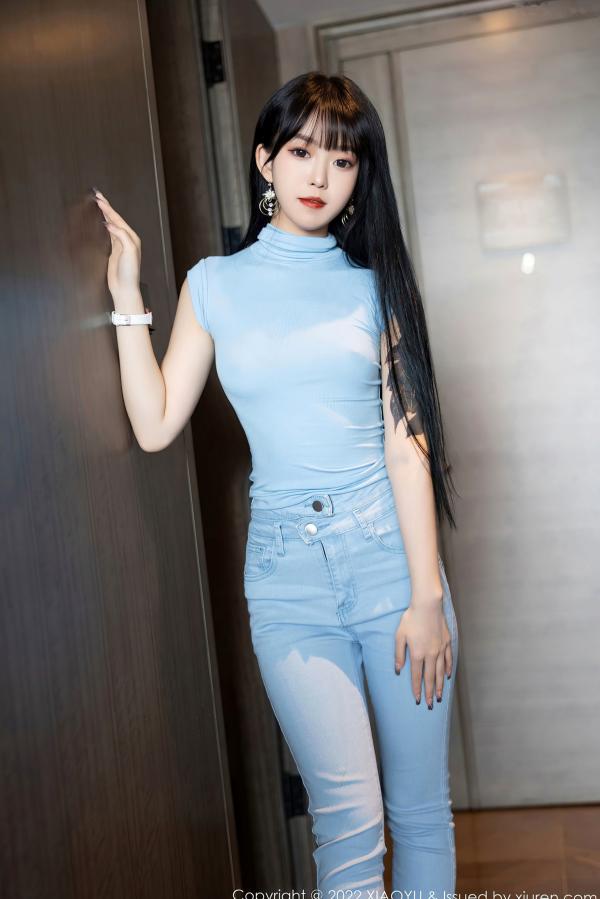    XiaoYu语画界-797-奶瓶-蓝色修身背心牛仔裤私房写真-清纯气质都市美女居家日常第7张图片