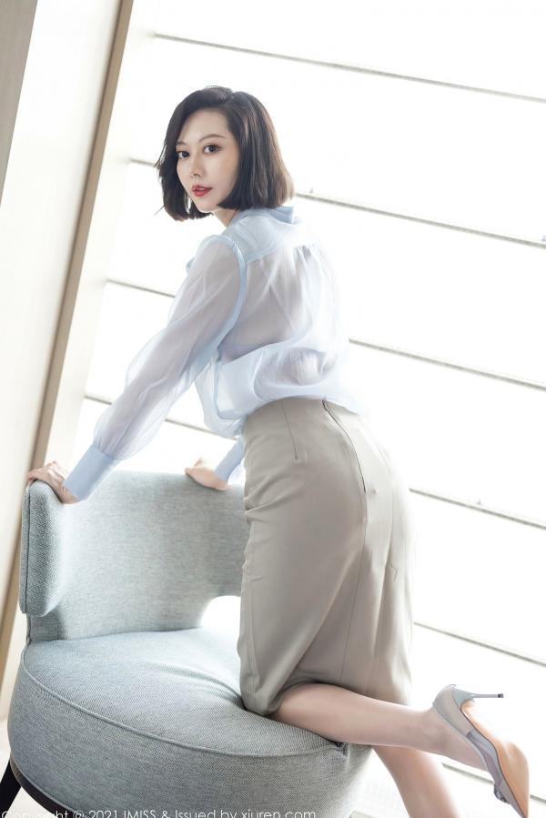    IMiss爱蜜社605期艺轩私房：暖色调主题薄透肉丝美腿，极致诱惑性感视觉盛宴第23张图片