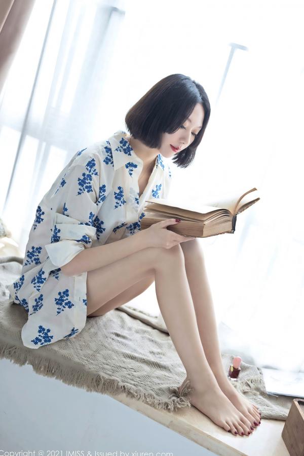    IMiss爱蜜社602期：艺轩蓝印花白衬衫配蕾丝内衣私房照，气质清纯美腿撩人第2张图片