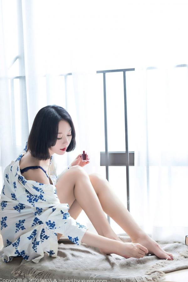    IMiss爱蜜社602期：艺轩蓝印花白衬衫配蕾丝内衣私房照，气质清纯美腿撩人第10张图片