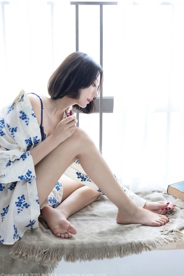    IMiss爱蜜社602期：艺轩蓝印花白衬衫配蕾丝内衣私房照，气质清纯美腿撩人第12张图片