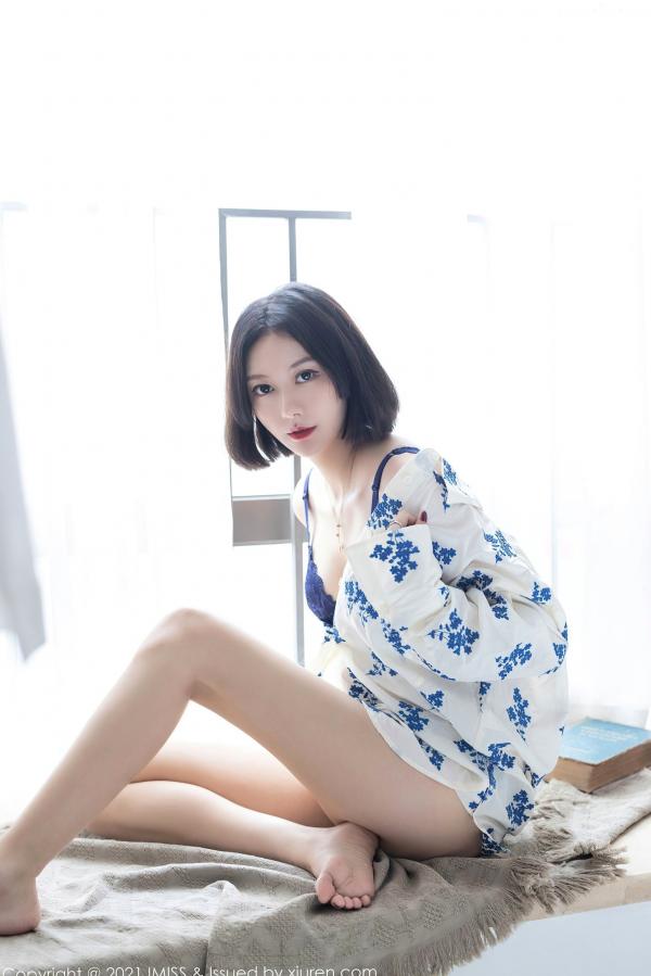    IMiss爱蜜社602期：艺轩蓝印花白衬衫配蕾丝内衣私房照，气质清纯美腿撩人第13张图片