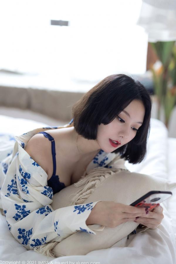    IMiss爱蜜社602期：艺轩蓝印花白衬衫配蕾丝内衣私房照，气质清纯美腿撩人第40张图片