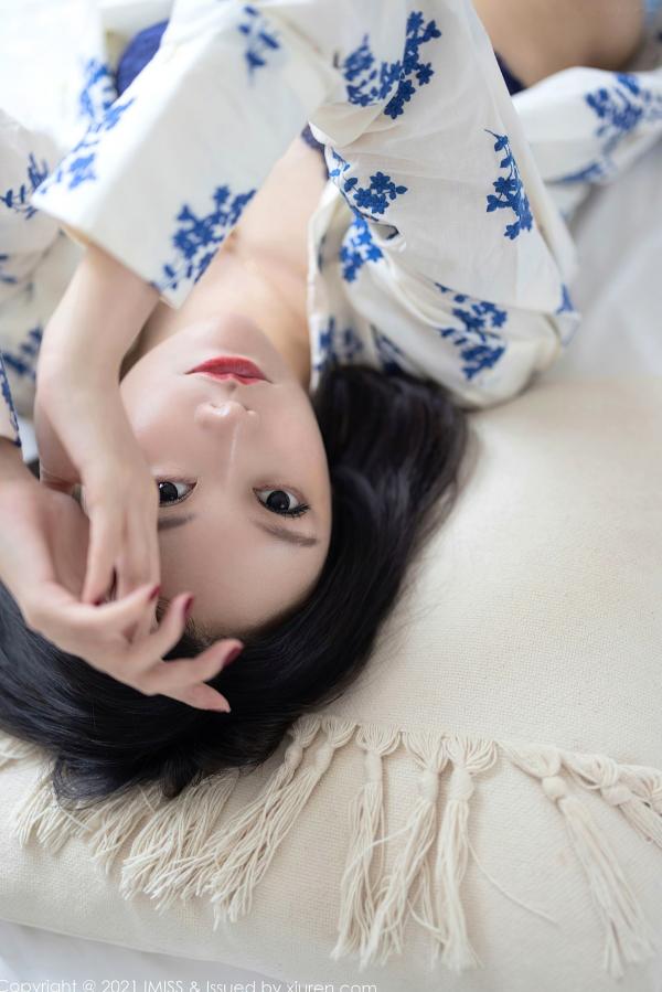   IMiss爱蜜社602期：艺轩蓝印花白衬衫配蕾丝内衣私房照，气质清纯美腿撩人第53张图片