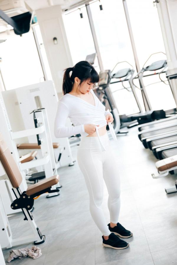   韩国美女-Kissme-健身房私房照-脱衣健身-极致诱惑-无圣光-Loozy-性感运动女神第5张图片