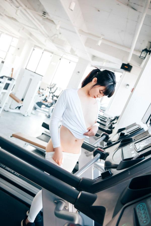    韩国美女-Kissme-健身房私房照-脱衣健身-极致诱惑-无圣光-Loozy-性感运动女神第18张图片