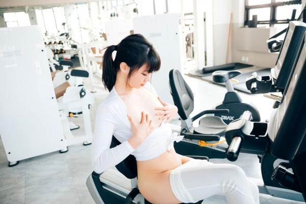    韩国美女-Kissme-健身房私房照-脱衣健身-极致诱惑-无圣光-Loozy-性感运动女神第29张图片