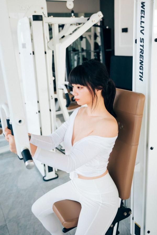    韩国美女-Kissme-健身房私房照-脱衣健身-极致诱惑-无圣光-Loozy-性感运动女神第37张图片