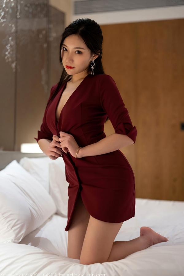    IMiss爱蜜社-598-小狐狸Kathryn-猩红色外套黑丝-2021.06.02-卧室私房职场御姐风-无圣光大尺度第55张图片