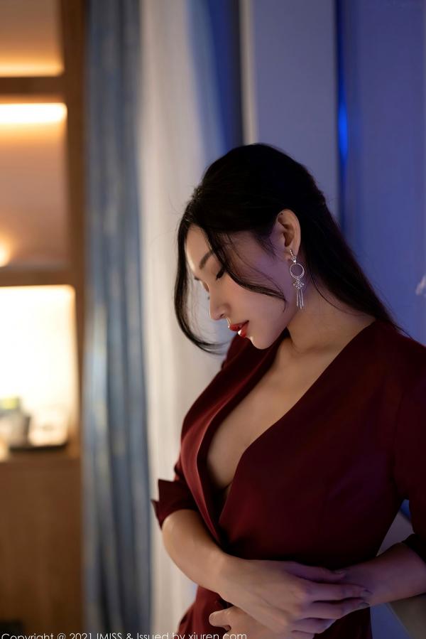    IMiss爱蜜社-598-小狐狸Kathryn-猩红色外套黑丝-2021.06.02-卧室私房职场御姐风-无圣光大尺度第66张图片