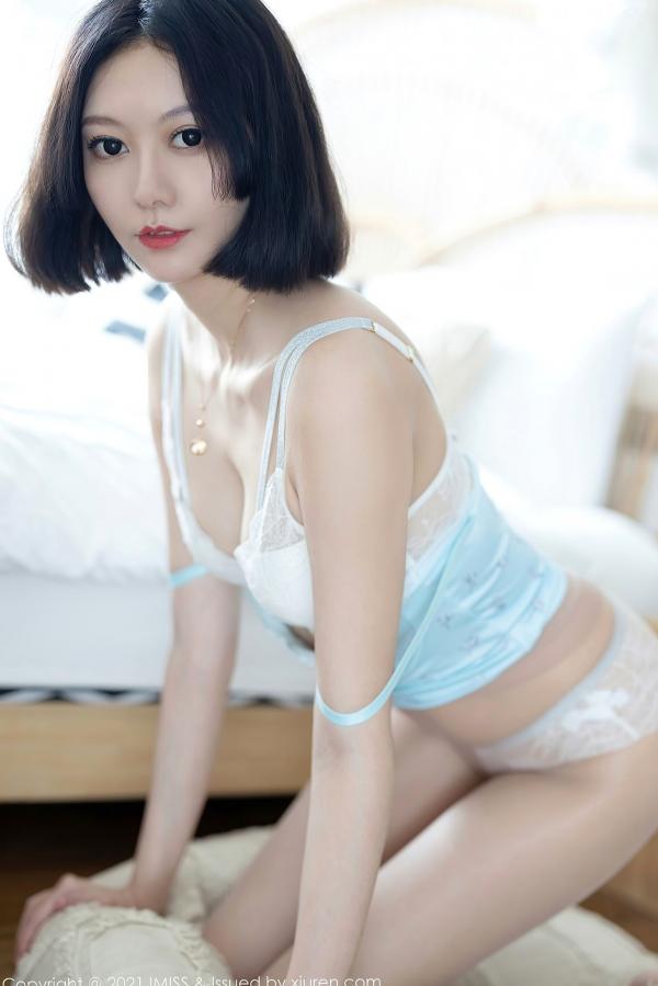    IMiss爱蜜社595期：艺轩清纯短发居家私房写真，淡蓝色轻熟吊带短裙展现优雅气质与曼妙身材第47张图片