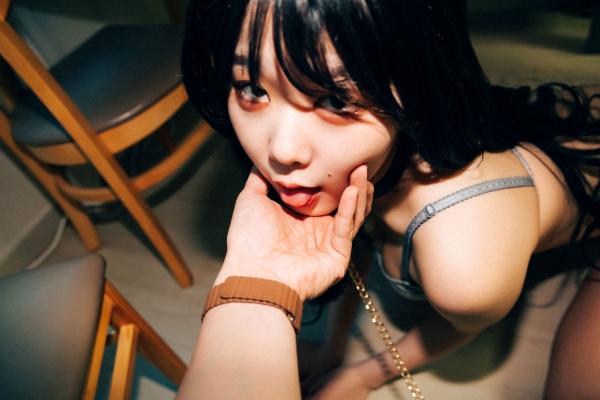    韩国美女琪雅Zia私密写真，大胆尺度挑战，柔媚神情与火辣身材，极致诱惑私房大片第50张图片