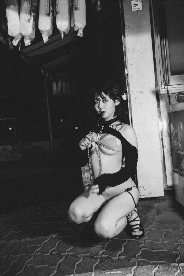    韩国美女琪雅Zia私密写真，大胆尺度挑战，柔媚神情与火辣身材，极致诱惑私房大片第75张图片