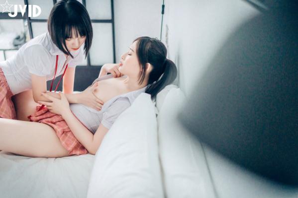    JVID-婕咪-齐齐-湿润百合-谁先高潮谁就输了第11张图片