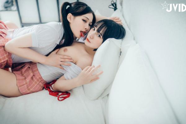    JVID-婕咪-齐齐-湿润百合-谁先高潮谁就输了第16张图片