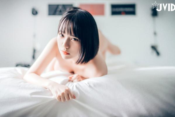    JVID-婕咪-齐齐-湿润百合-谁先高潮谁就输了第100张图片