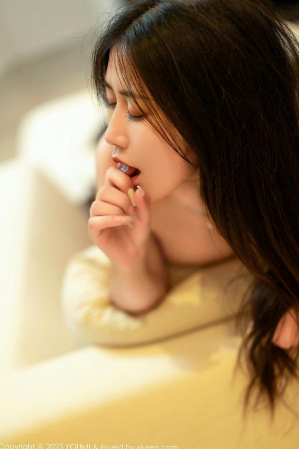   尤蜜荟-Laura阿姣与Icy猪私房合集：双人黑丝诱惑与亲密互动，惹火身姿极致呈现第102张图片