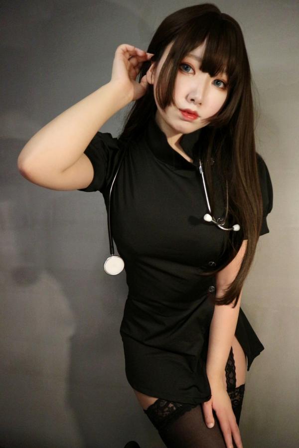    欢迎回来莫科纳室-Mokona-黑人护士的调皮检查室：性感黑色蕾丝制服私房写真，诱惑吊带丝袜尤物特写第13张图片