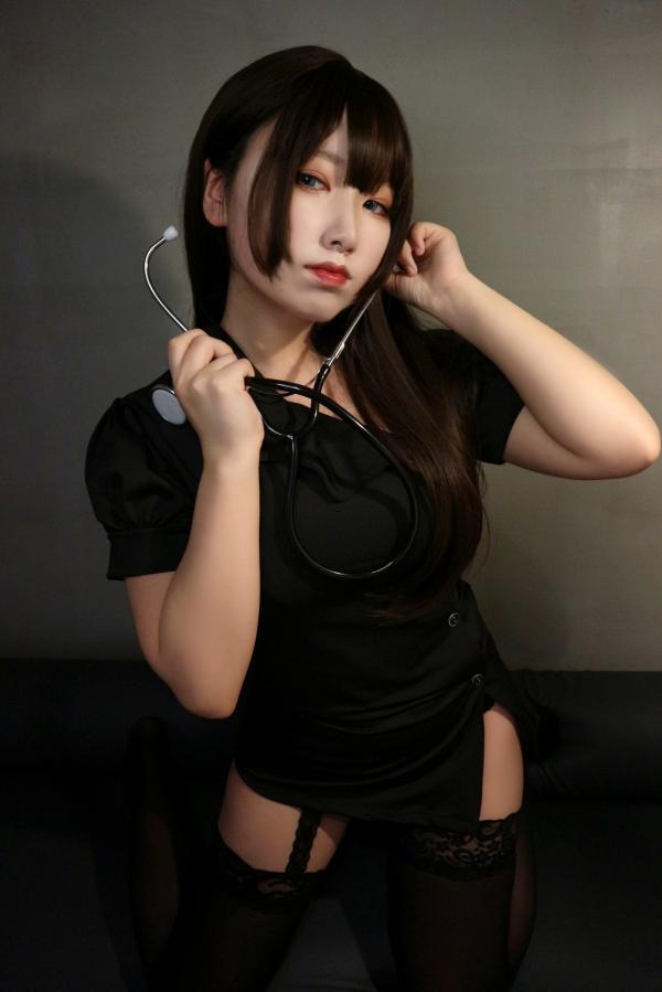    欢迎回来莫科纳室-Mokona-黑人护士的调皮检查室：性感黑色蕾丝制服私房写真，诱惑吊带丝袜尤物特写第23张图片
