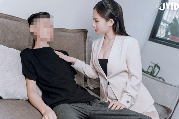   JVID婕咪：职场风干练白西装推销员，御姐诱惑互动，大尺度飞机杯激情演示，完美身材尽显极致魅惑第19张图片