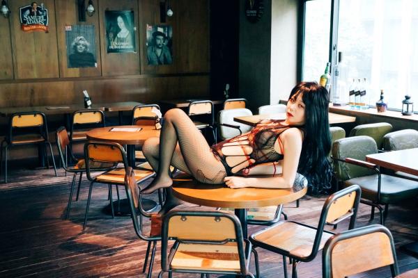    韩国美女琪雅-Zia酒吧私房写真：红绳束缚与渔网诱惑，极致火辣的大尺度视觉盛宴第1张图片