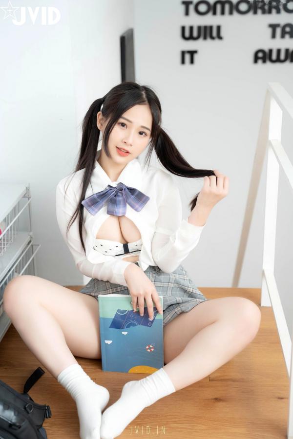    JVID-婕咪-我喜欢在学长的胯下-穿着制服让学长插入乱操-No.615第15张图片