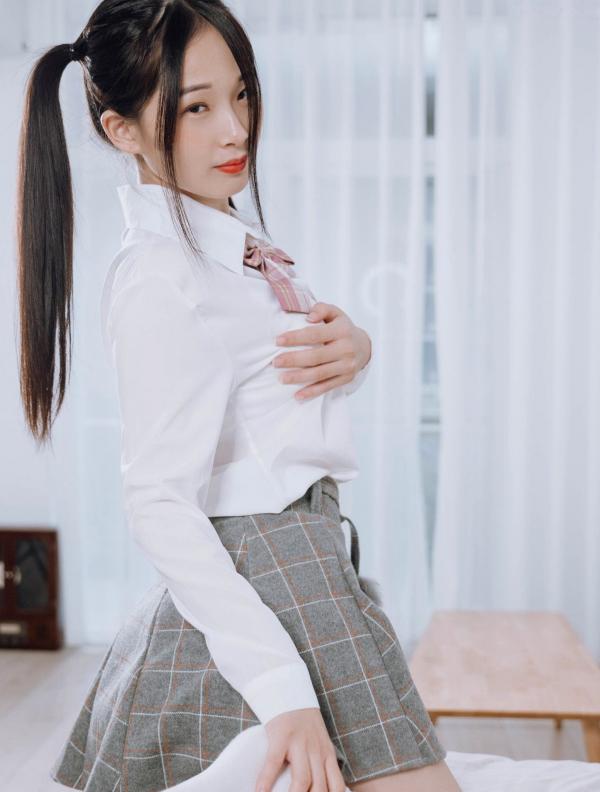    JVID-婕咪-Juice-双马尾制服女孩-男人的幻想第4张图片