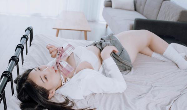    JVID-婕咪-Juice-双马尾制服女孩-男人的幻想第29张图片