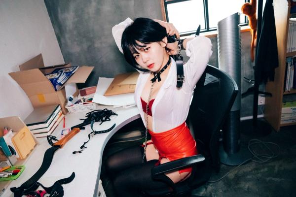    韩国美女-琪雅-Zia-办公室制服诱惑系列，职场禁锢风，黑丝长腿，大尺度唯美展现第12张图片