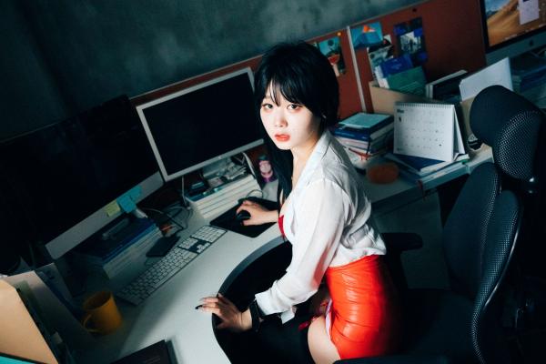   韩国美女-琪雅-Zia-办公室制服诱惑系列，职场禁锢风，黑丝长腿，大尺度唯美展现第50张图片