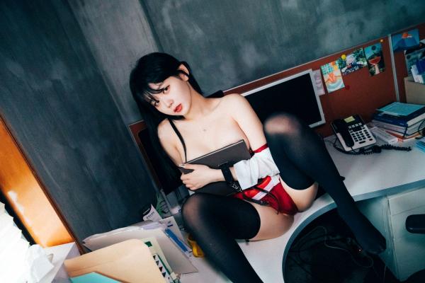    韩国美女-琪雅-Zia-办公室制服诱惑系列，职场禁锢风，黑丝长腿，大尺度唯美展现第55张图片