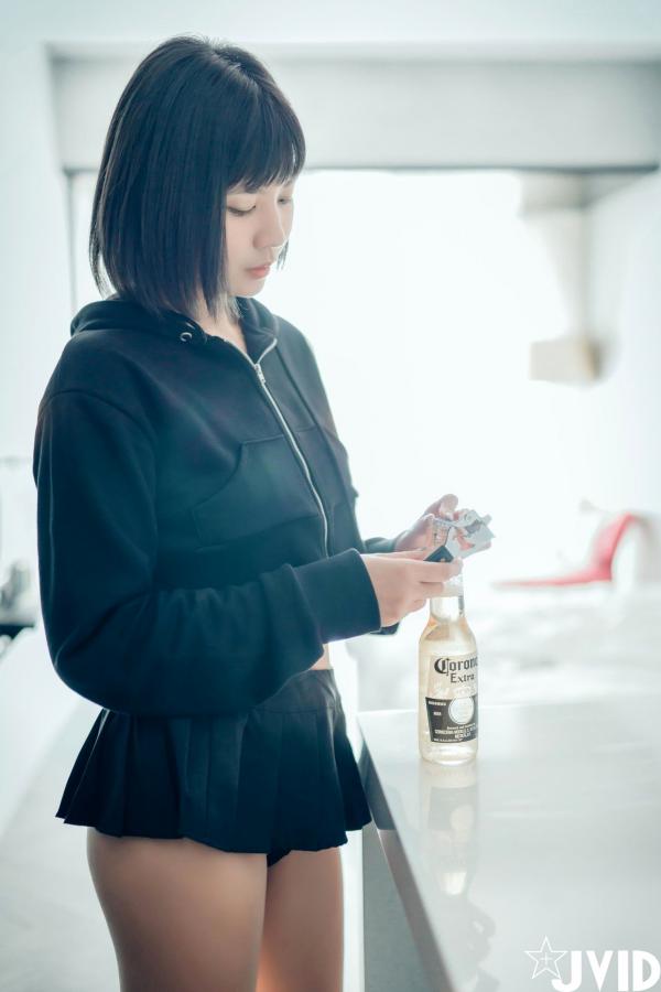    JVID果寶寶与妍妍闺蜜私房大片：清新唯美双生花，展现治愈系极品尤物的曼妙身姿与极致性感诱惑第6张图片
