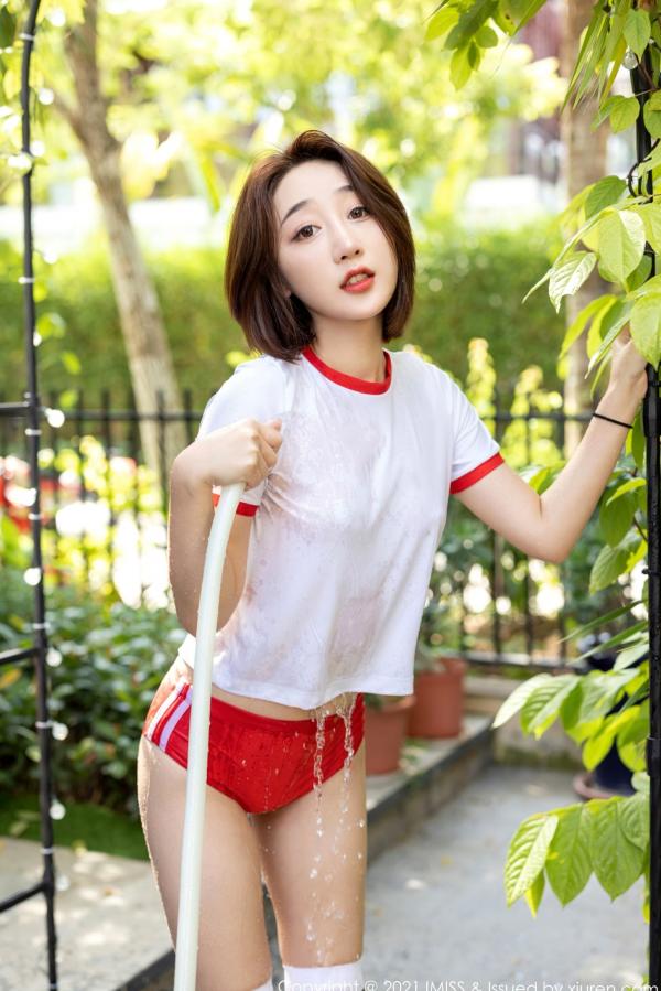    IMiss爱蜜社-542-九月生：户外运动装泳池湿身写真，白T短裤展现极致青春诱惑第7张图片