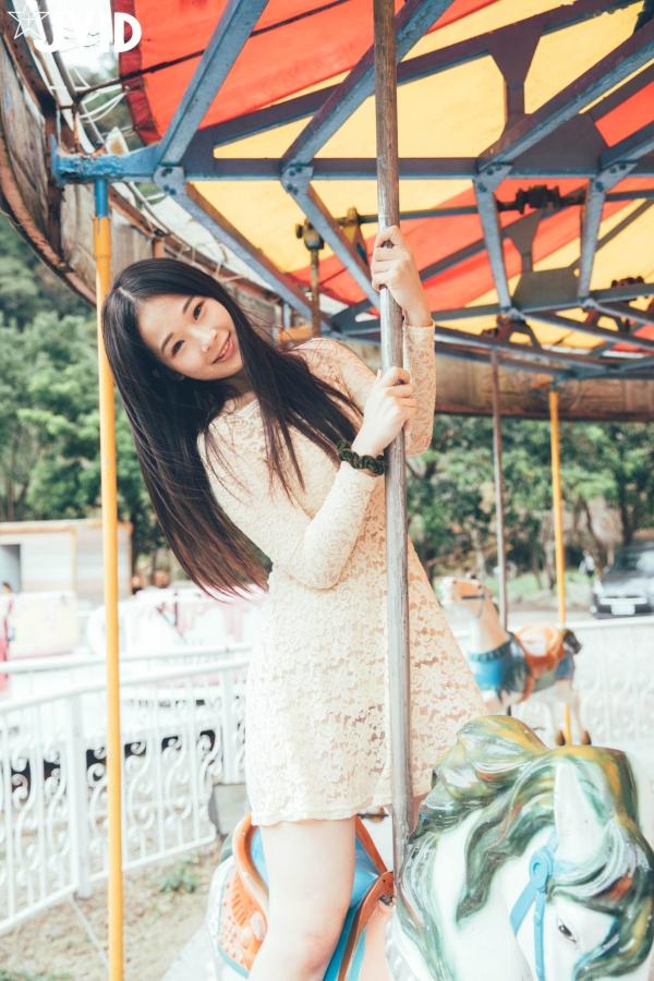    JVID-婕咪-日租女友：游乐园浪漫约会与诱惑床照，清纯与大尺度的双重极致视觉体验第6张图片