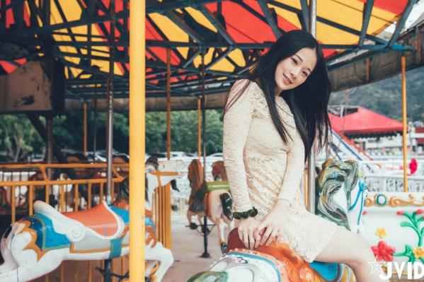    JVID-婕咪-日租女友：游乐园浪漫约会与诱惑床照，清纯与大尺度的双重极致视觉体验第7张图片