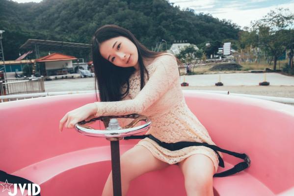    JVID-婕咪-日租女友：游乐园浪漫约会与诱惑床照，清纯与大尺度的双重极致视觉体验第14张图片