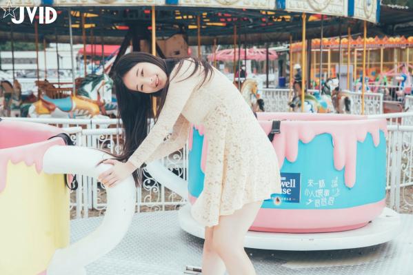    JVID-婕咪-日租女友：游乐园浪漫约会与诱惑床照，清纯与大尺度的双重极致视觉体验第17张图片