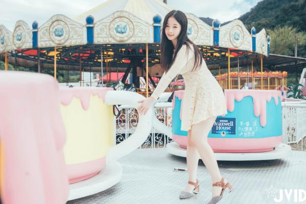    JVID-婕咪-日租女友：游乐园浪漫约会与诱惑床照，清纯与大尺度的双重极致视觉体验第18张图片