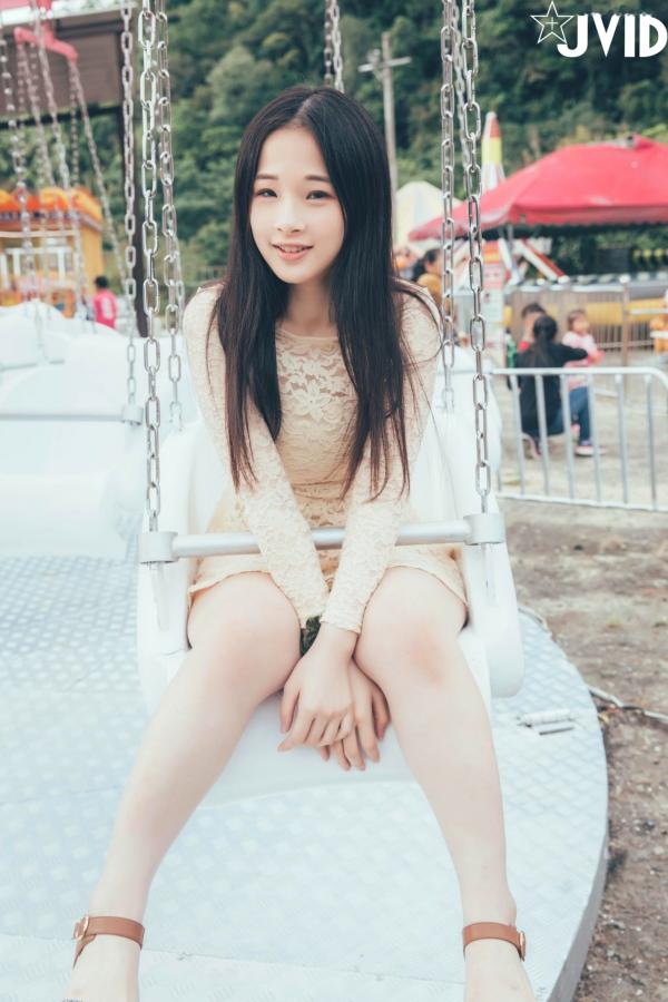    JVID-婕咪-日租女友：游乐园浪漫约会与诱惑床照，清纯与大尺度的双重极致视觉体验第19张图片