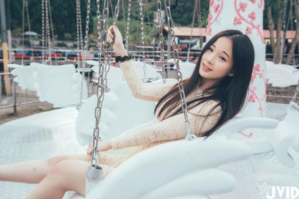    JVID-婕咪-日租女友：游乐园浪漫约会与诱惑床照，清纯与大尺度的双重极致视觉体验第24张图片