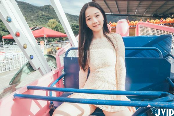    JVID-婕咪-日租女友：游乐园浪漫约会与诱惑床照，清纯与大尺度的双重极致视觉体验第31张图片