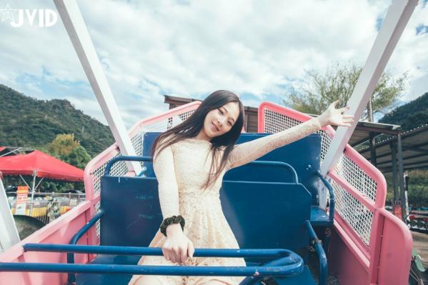   JVID-婕咪-日租女友：游乐园浪漫约会与诱惑床照，清纯与大尺度的双重极致视觉体验第35张图片