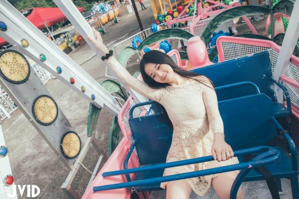    JVID-婕咪-日租女友：游乐园浪漫约会与诱惑床照，清纯与大尺度的双重极致视觉体验第36张图片