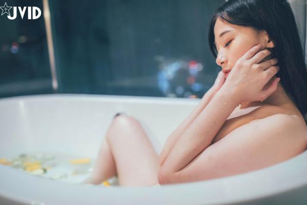    JVID-婕咪-日租女友：游乐园浪漫约会与诱惑床照，清纯与大尺度的双重极致视觉体验第92张图片