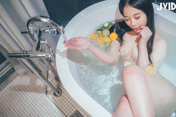    JVID-婕咪-日租女友：游乐园浪漫约会与诱惑床照，清纯与大尺度的双重极致视觉体验第102张图片