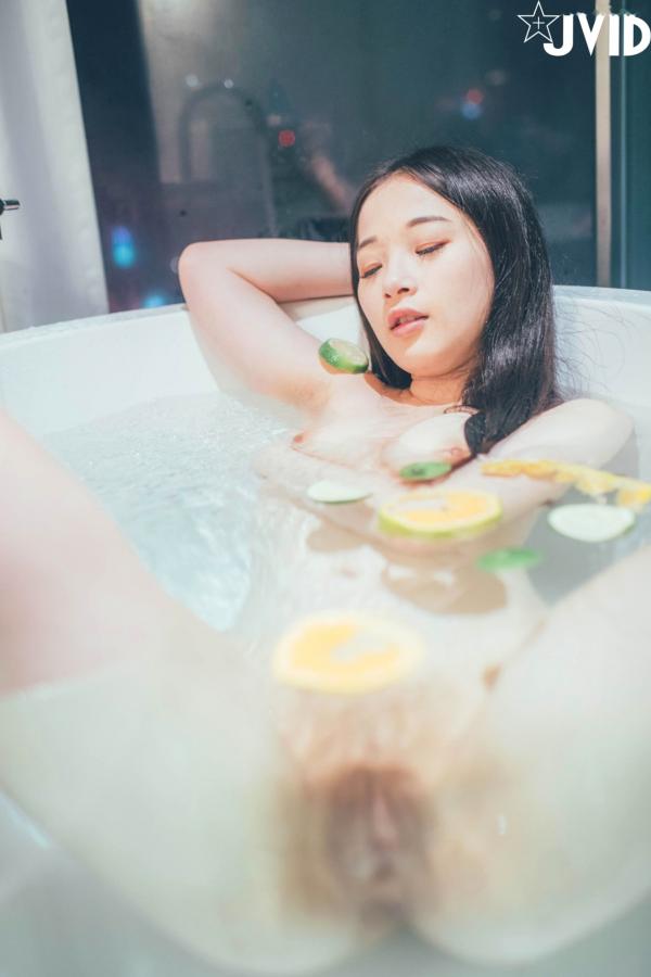    JVID-婕咪-日租女友：游乐园浪漫约会与诱惑床照，清纯与大尺度的双重极致视觉体验第111张图片