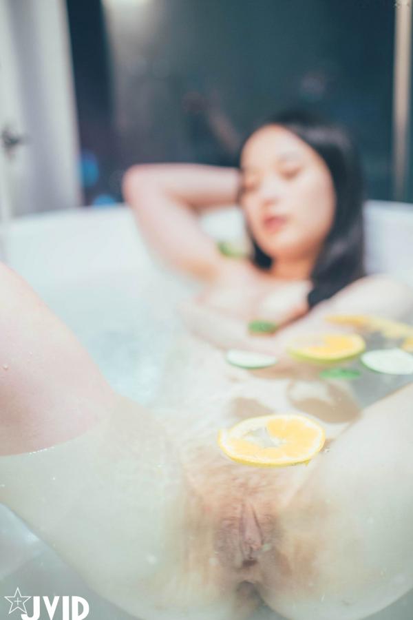    JVID-婕咪-日租女友：游乐园浪漫约会与诱惑床照，清纯与大尺度的双重极致视觉体验第112张图片