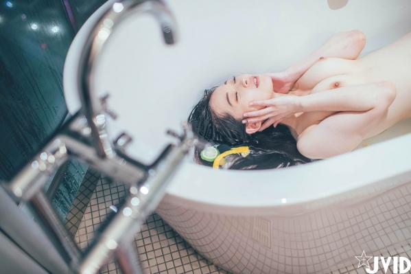    JVID-婕咪-日租女友：游乐园浪漫约会与诱惑床照，清纯与大尺度的双重极致视觉体验第135张图片