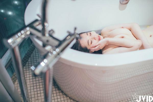    JVID-婕咪-日租女友：游乐园浪漫约会与诱惑床照，清纯与大尺度的双重极致视觉体验第136张图片