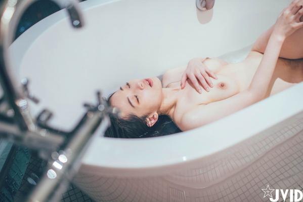    JVID-婕咪-日租女友：游乐园浪漫约会与诱惑床照，清纯与大尺度的双重极致视觉体验第138张图片